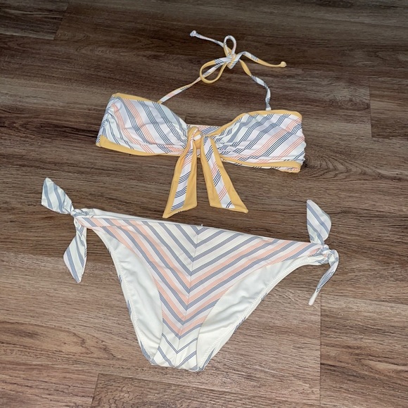 O'Neill Other - Women’s O’Neill Bikini Set